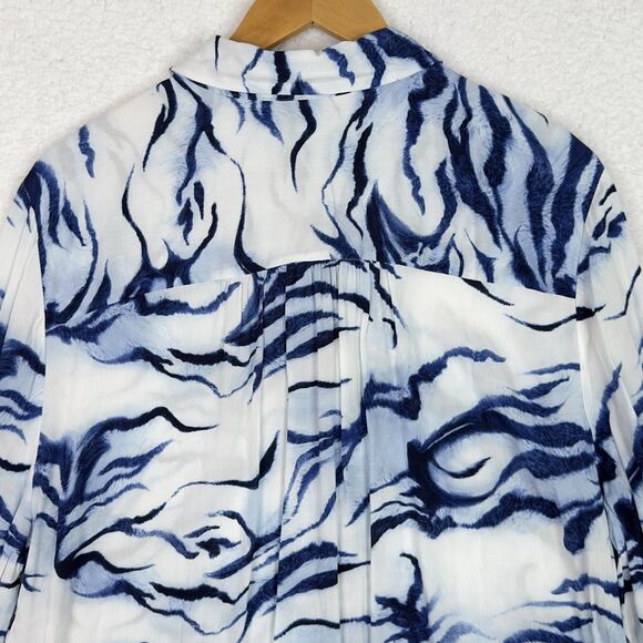 Chicos Blue Animal Print Button Down Blouse Size 3‎ (XL 16/18) Long Sleeve NWT - Picture 7 of 13
